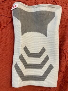 Ace, Compression Knee Sleeve. L-XL